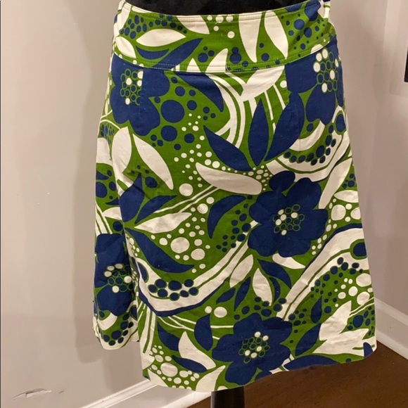 Lilly Pulitzer Corduroy Wrap Skirr, Size 4 - Picture 4 of 5